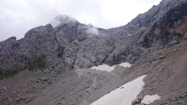 Blick von der Hütte zum Klettersteig